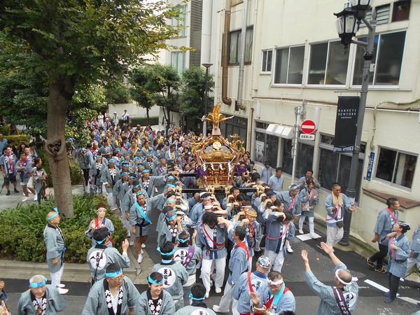 9六本木 天祖神社 例大祭 2016年 神輿渡御