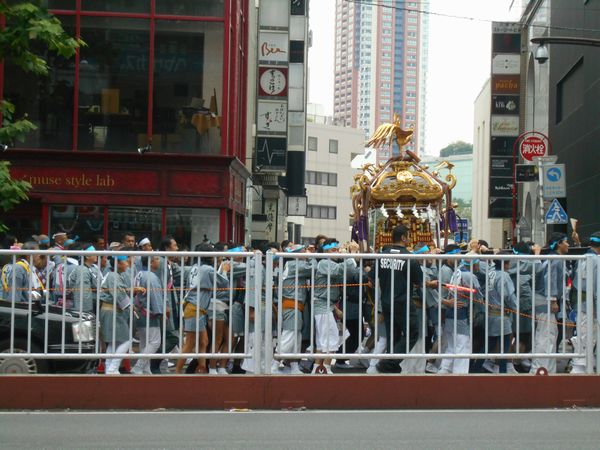 12六本木 天祖神社 例大祭 2016年 神輿渡御